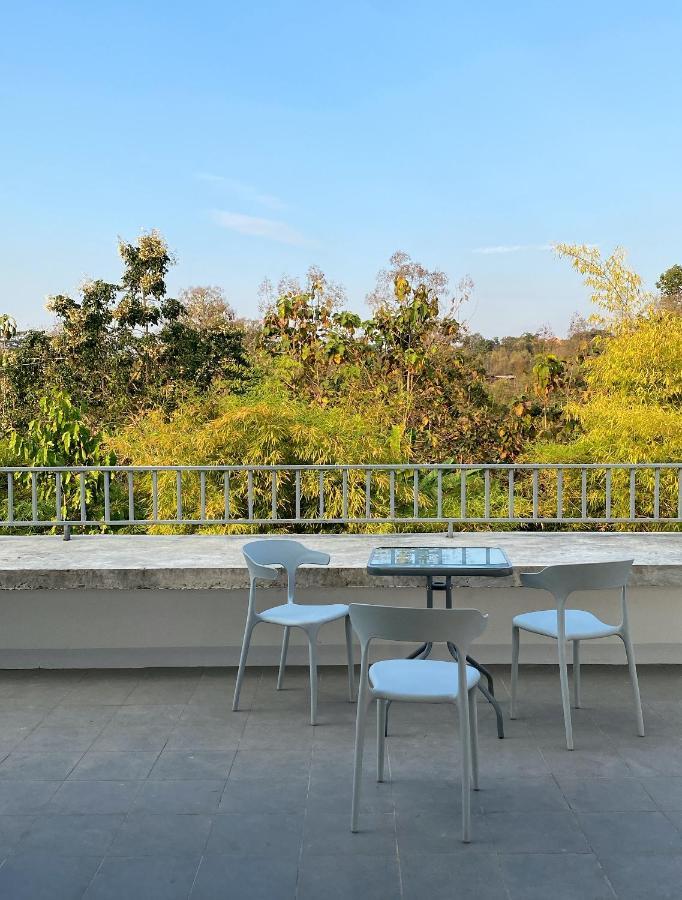 Bed and Breakfast Baan Thammada Нан Экстерьер фото