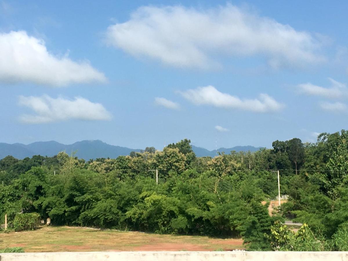 Bed and Breakfast Baan Thammada Нан Экстерьер фото
